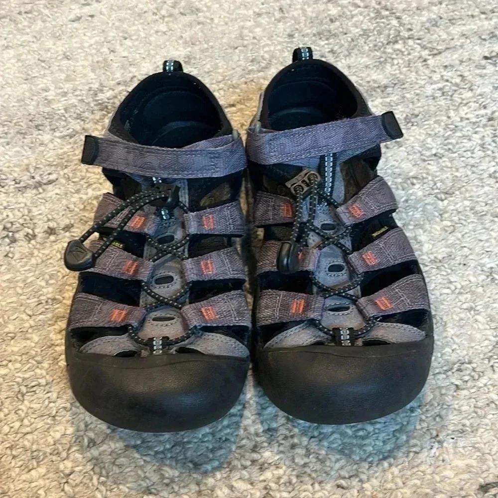 KEEN Kids' Black and Gray Sandals - Picture 2 of 10